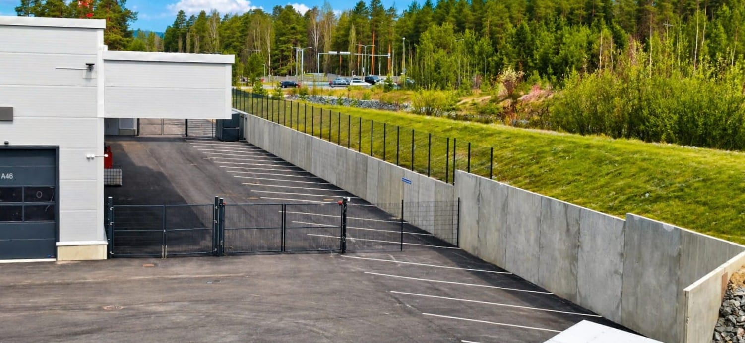 Yrityksen aidat ja portit