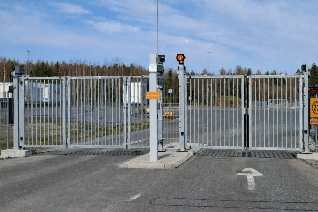 Pikataittoportti logistiikkakeskuksessa