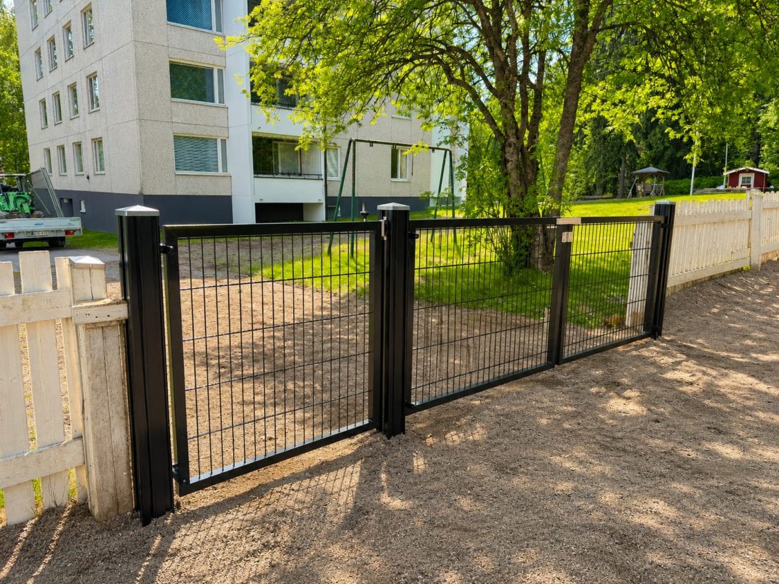 Yhdistelmäportti ajoneuvo- ja henkilökululle