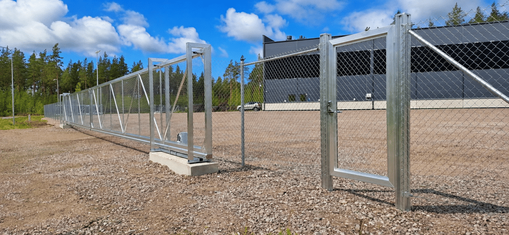 Käyntiportti henkilökululle yritysalueella